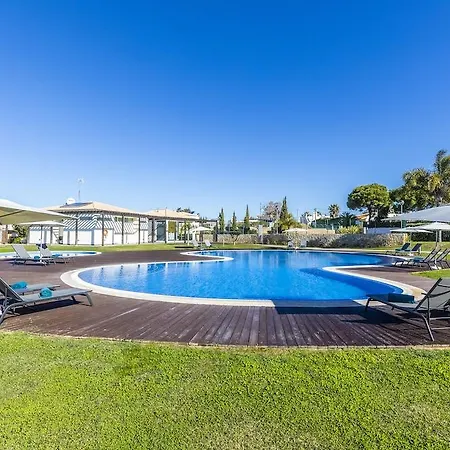 Hello Villas Апарт-отель Карвоейру