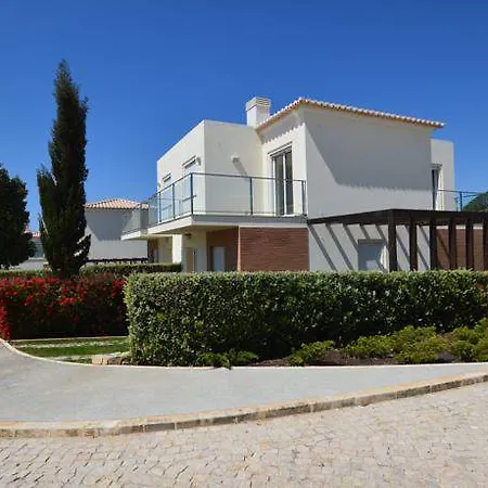 Hello Villas Карвоейру