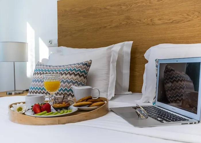 מלון דירות Hello