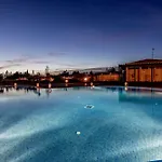 Апарт-отель Hello Villas 4*